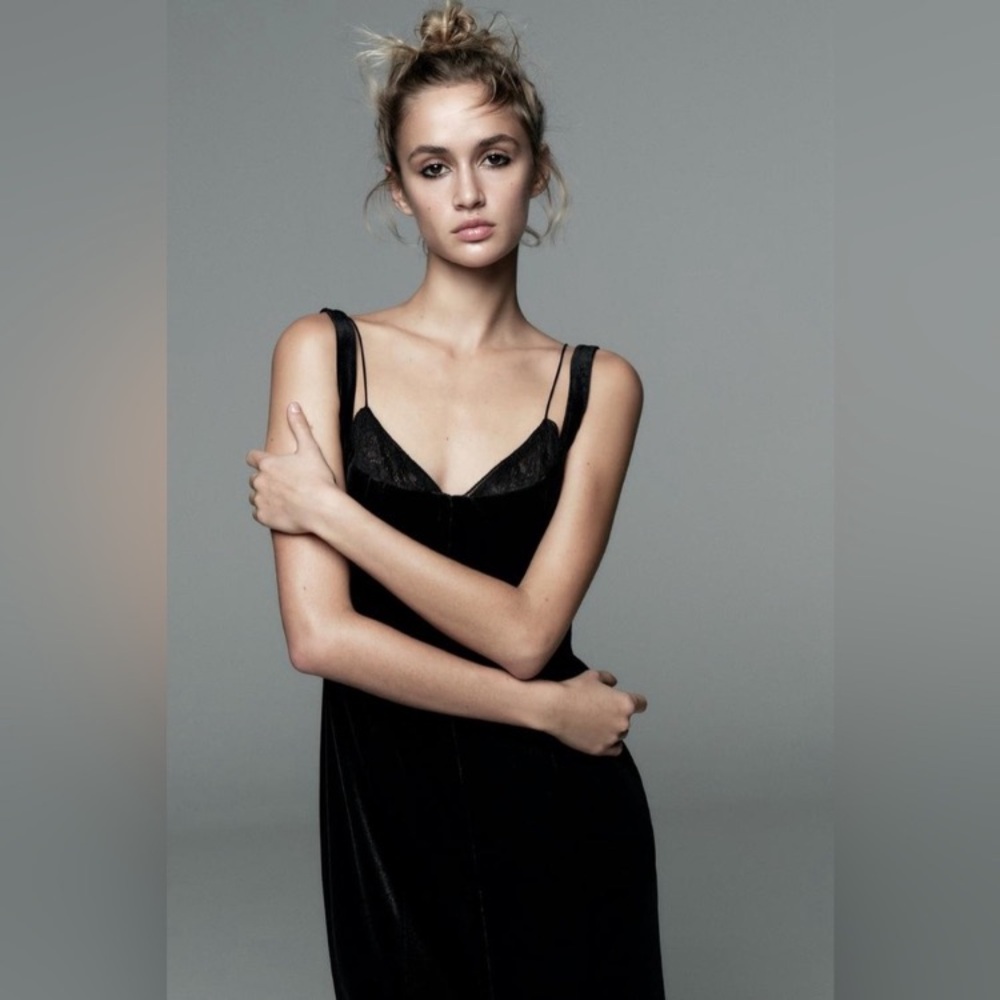 BNWT ZARA Velvet Corset Double Strap style dress Medium - Picture 2 of 7